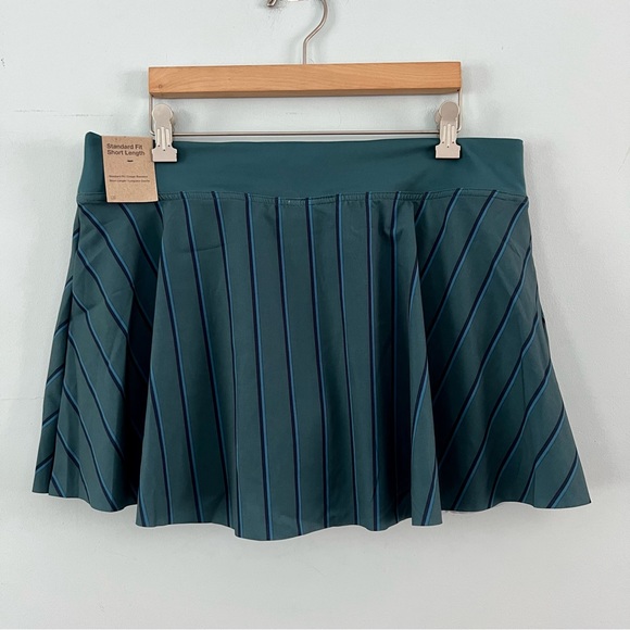 NWT Nike Club Dri-Fit Pleated Standard Fit Green Stripe Golf Skort - Picture 4 of 9